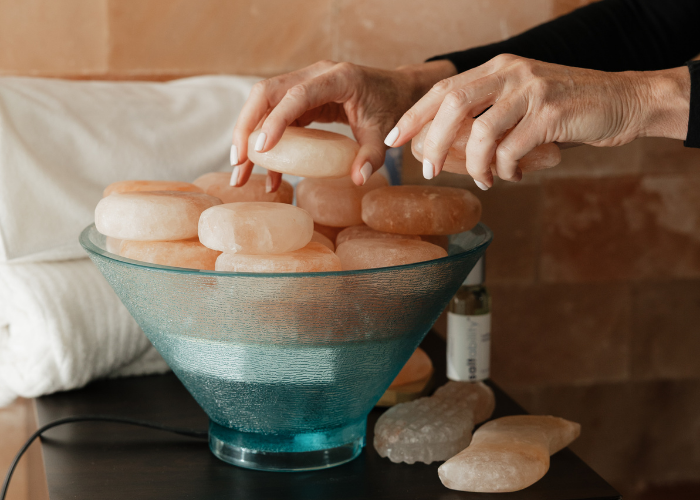 5 Benefits of Himalayan Salt Stone Massage for Massage Therapists